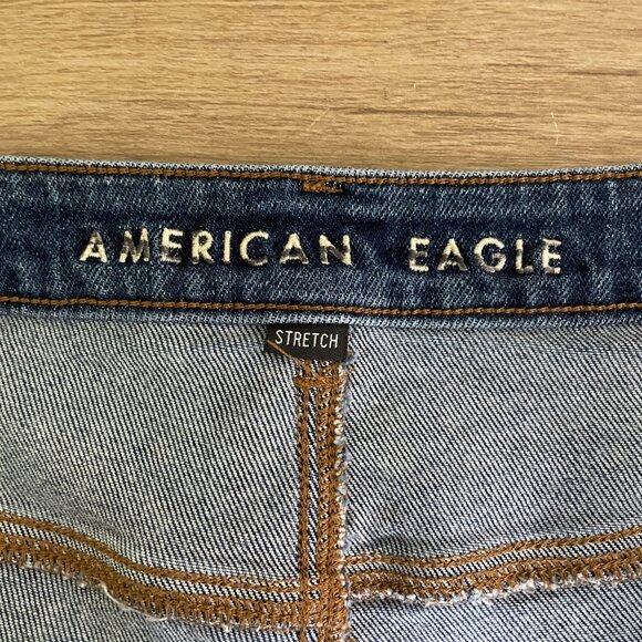 Women's Size 24R American Eagle Stretchy Distressed Knee Mom Jeans - Picture 2 of 12